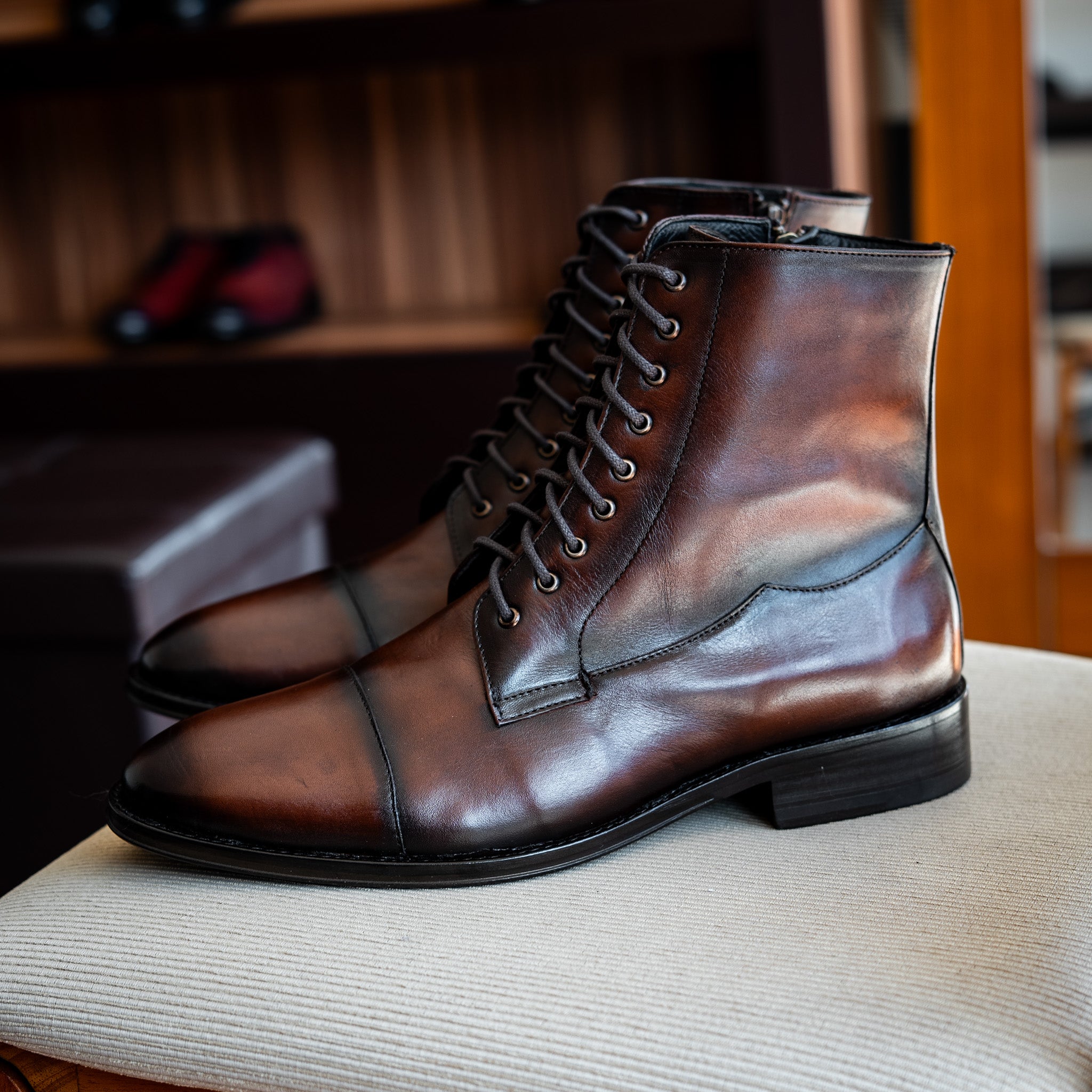 BROWN LEATHER ESTEBAN