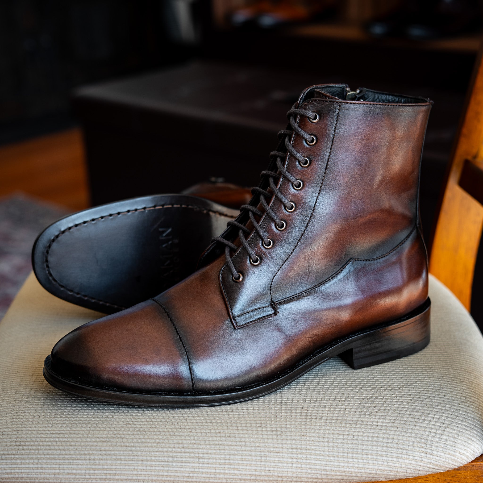 BROWN LEATHER ESTEBAN