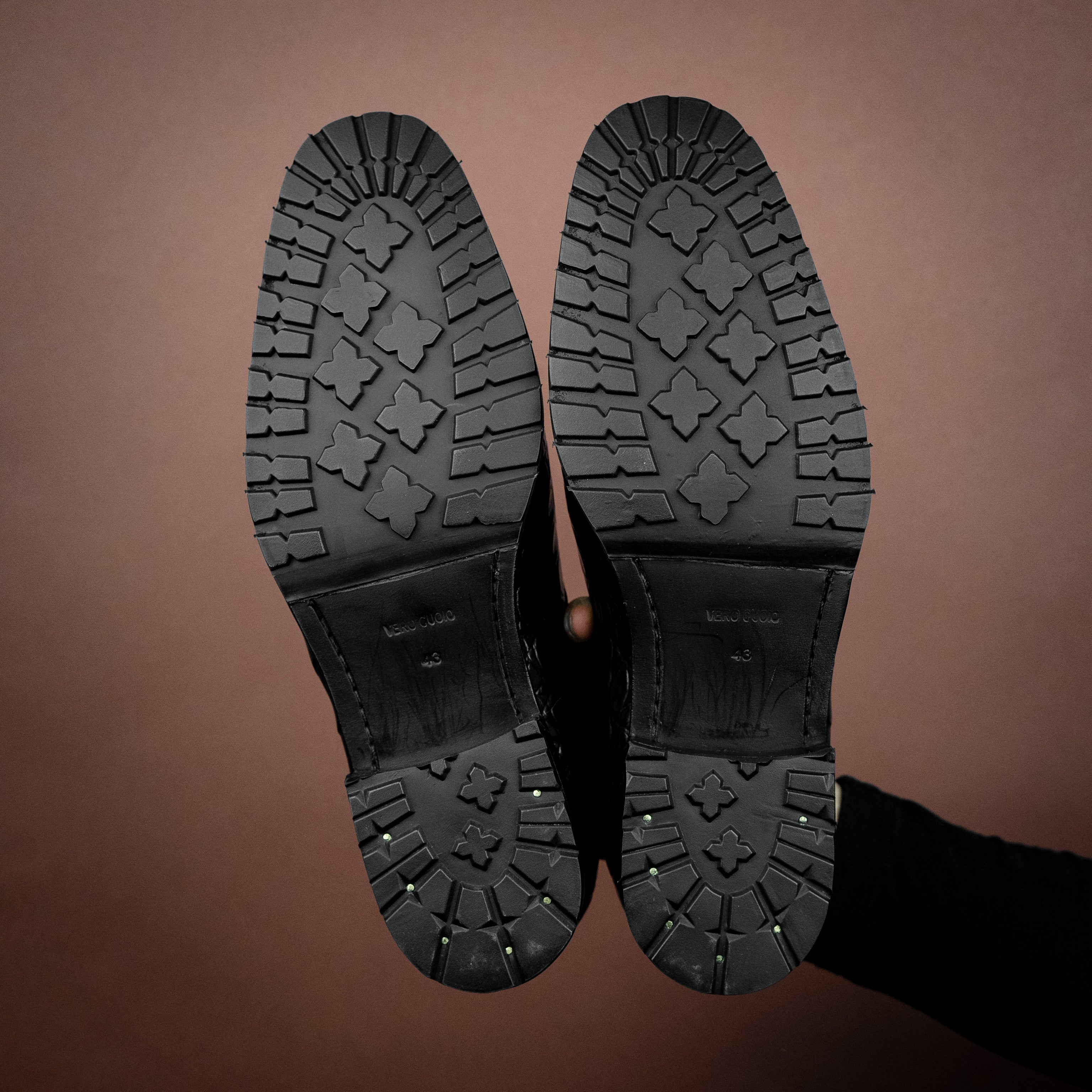 NON-SLIP SOLE