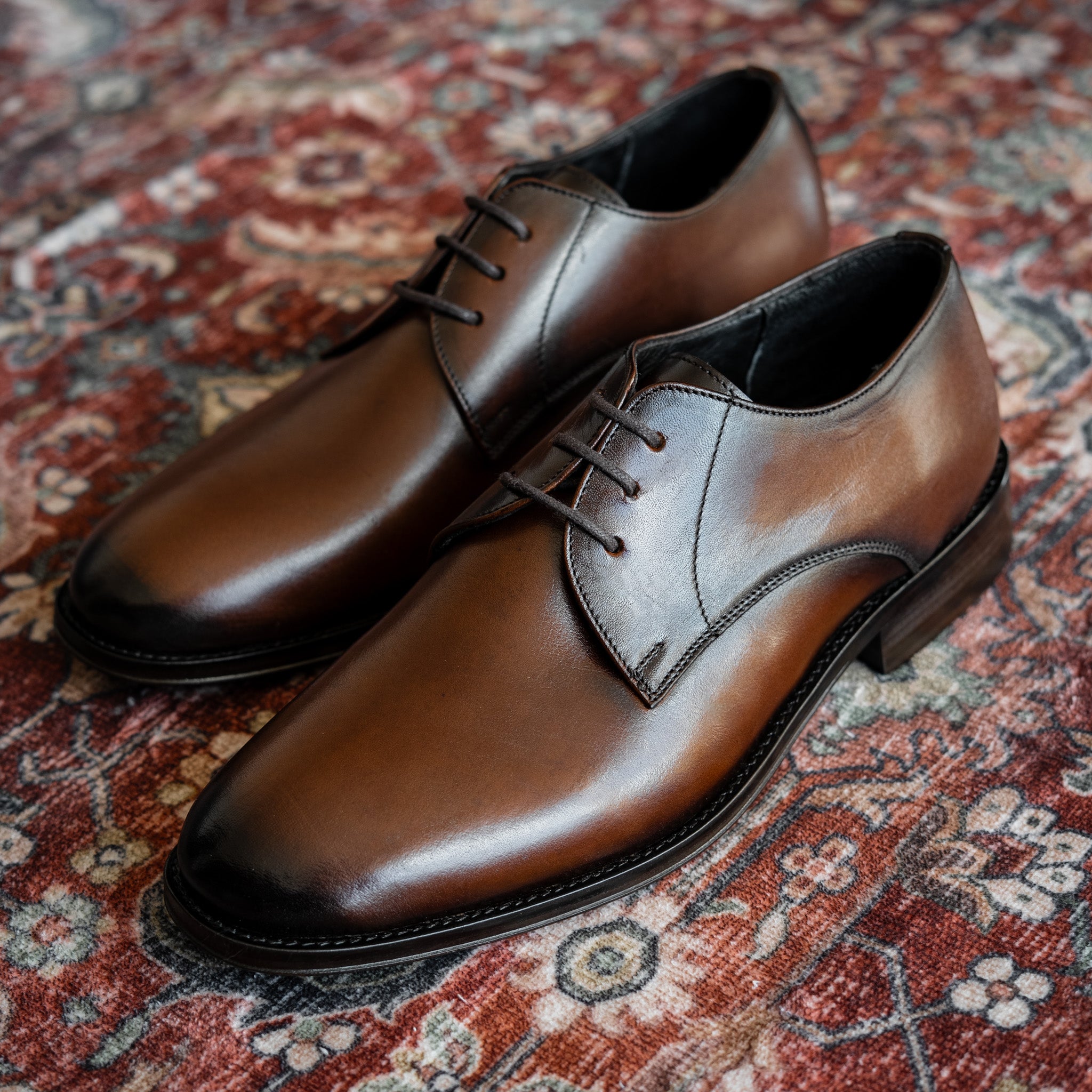 BROWN LEATHER ANTONI