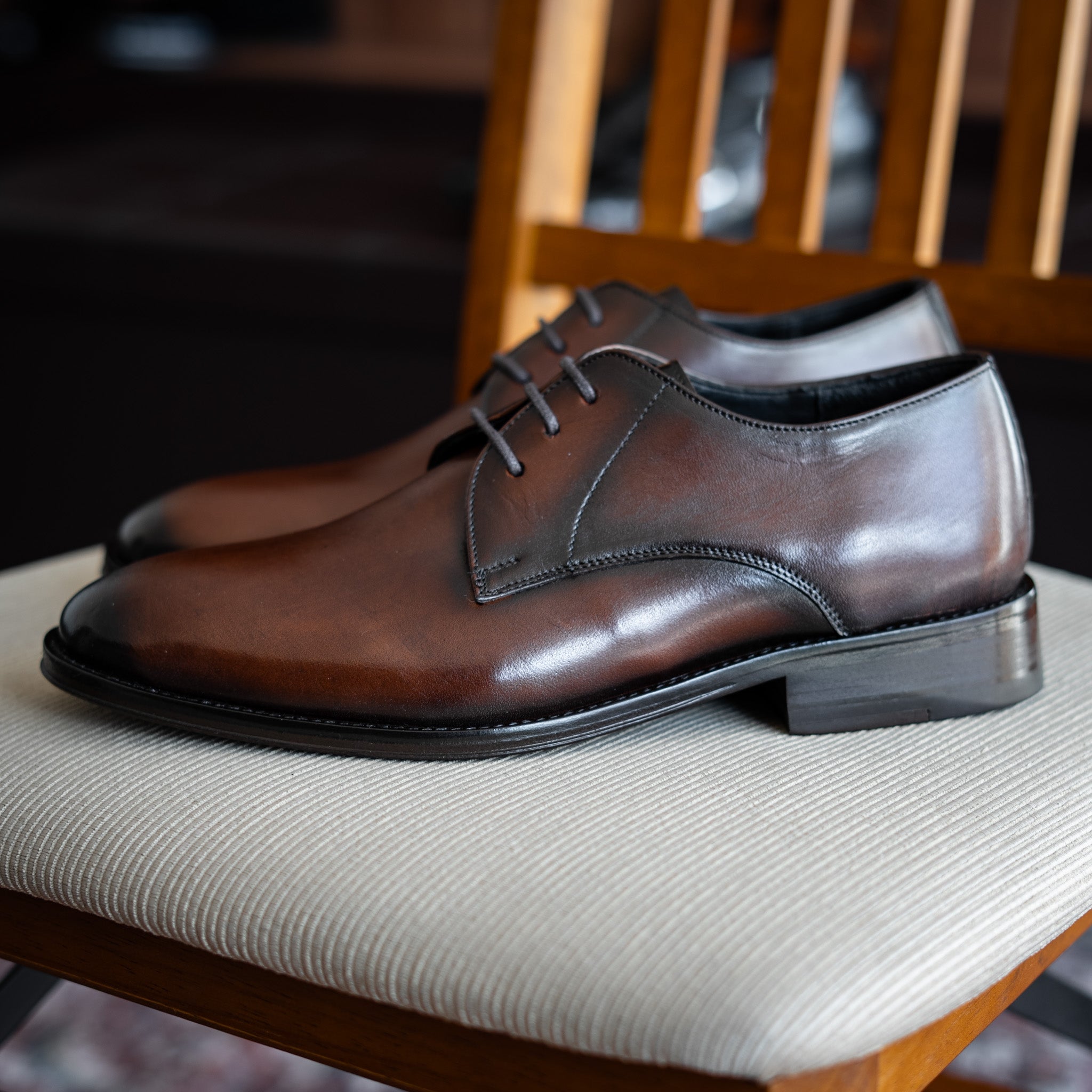 BROWN LEATHER ANTONI
